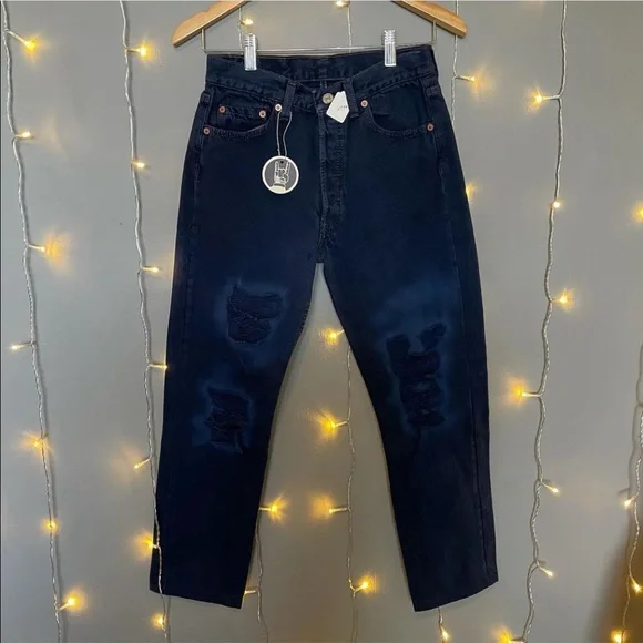 Reworked Vintage Leviโs - Picture 3 of 4